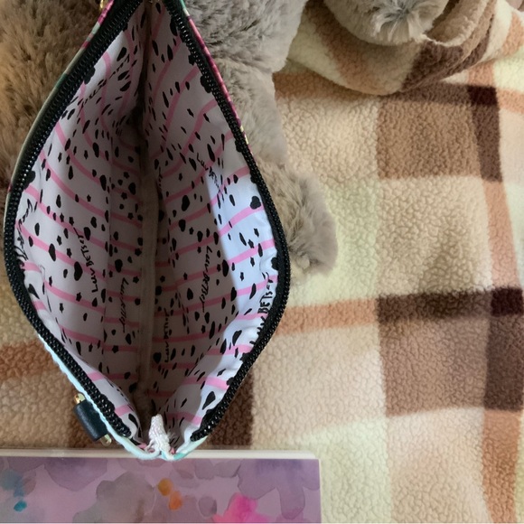 Betsey Johnson Floral Crossbody/Wristlet Bag - Picture 4 of 6